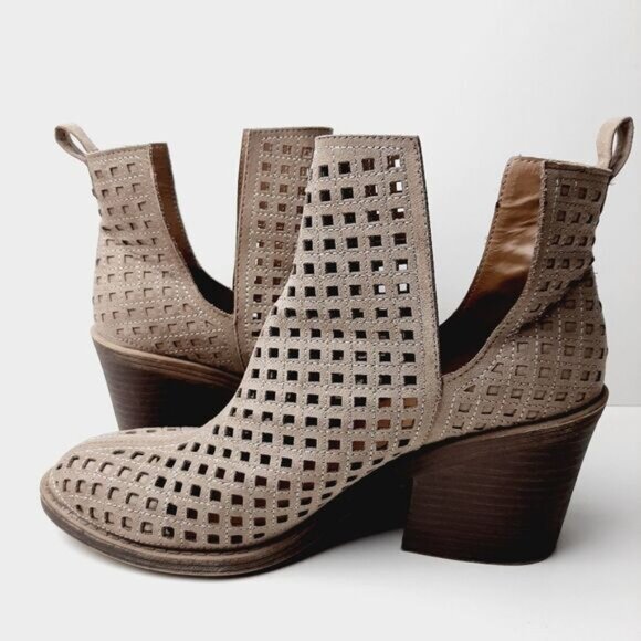 RAMPAGE / Obie Taupe Perforated Geo Slip-On Ankle Boots Booties Beige Tan Sz 10 - Picture 7 of 13